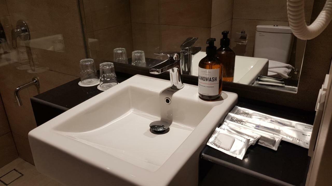 Luminor Hotel Jakarta Kota By Wh ภายนอก รูปภาพ